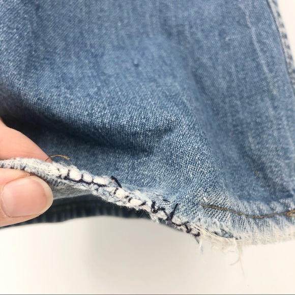 Levi’s VINTAGE Light Wash Bellbottom Jeans Size 30 Waist (Size 5-8 in Women’s) - Picture 13 of 13